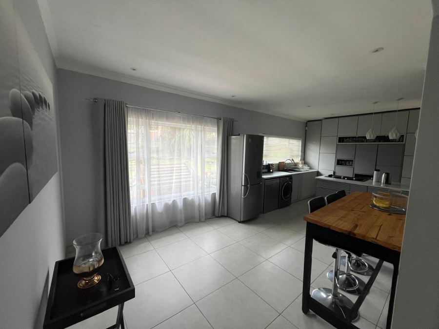 To Let 3 Bedroom Property for Rent in Sunnyridge Eastern Cape